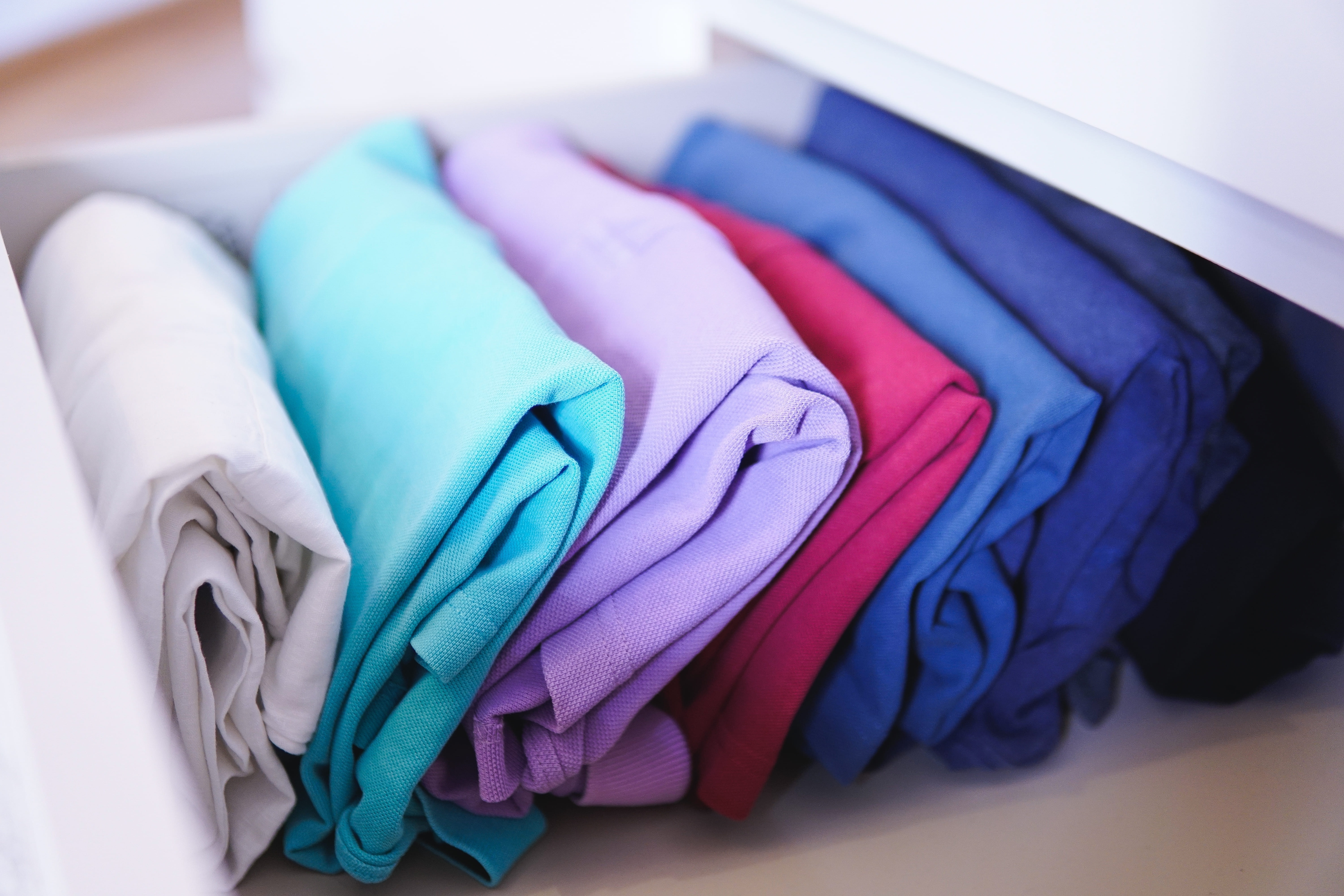 Fold clothes quickly and effectively