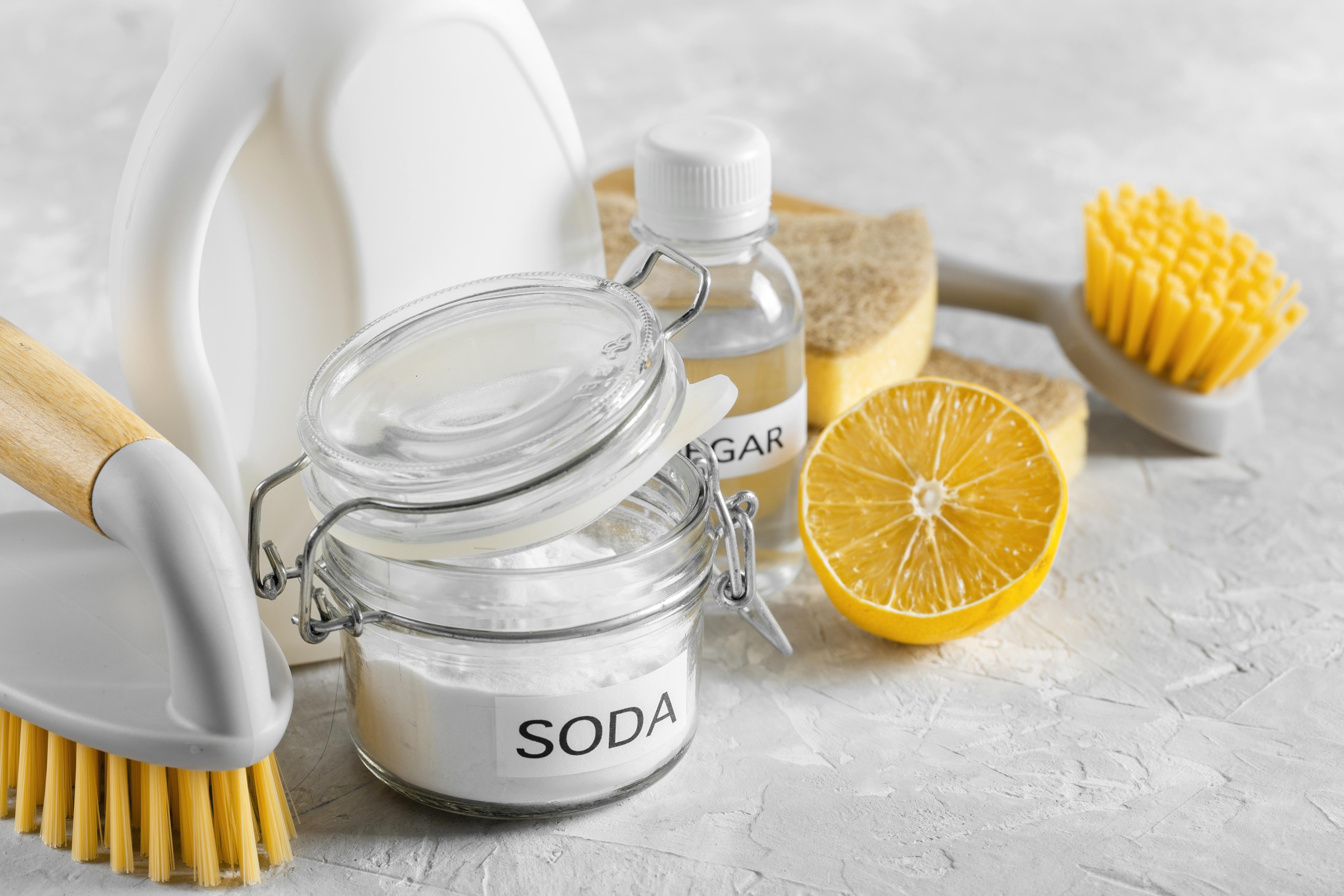 laundry with baking soda and vinegar